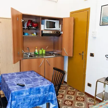 Affittacamere Daniela Apartman *